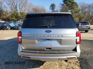 2024 Ford Expedition XLT with VIN 1FMJU1H82REA17970, listed as a Copart auction lot 83043004 with 0 mi miles and Salvage Title. Bid and sale history available at carsss.com. Image 6.