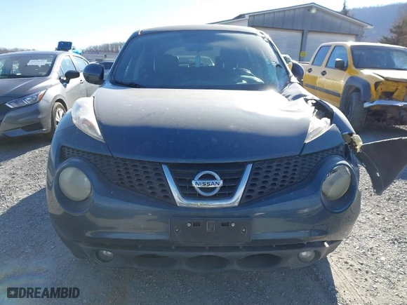 2011 Nissan Juke SL with VIN JN8AF5MV2BT028295, listed as a IAAI auction lot 41024032 with 109,946 mi miles. Bid and sale history available at carsss.com. Image 12.