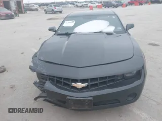 2012 Chevrolet Camaro 2LS z VIN 2G1FA1E34C9163205, wystawiony jako IAAI lot #41395889 z przebiegiem 40 765 mil mil oraz . Historia ofert i sprzedaży dostępna na DreamBid. Obrazek 12.