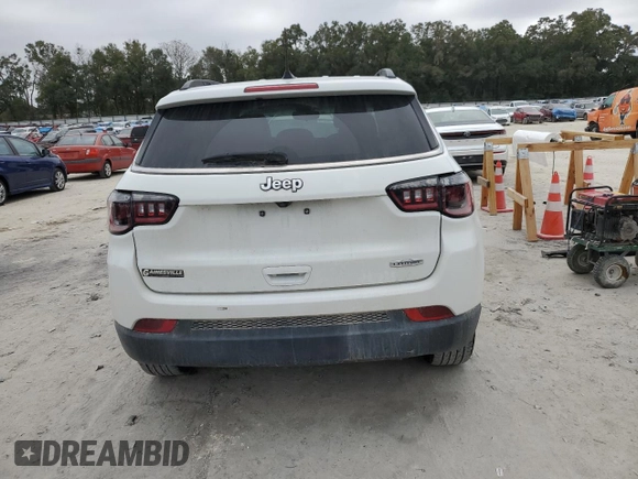 2022 Jeep Compass Altitude with VIN 3C4NJCBB0NT182568, listed as a Copart auction lot 85894384 with 43,571 mi miles and Salvage title. Bid and sale history available at DreamBid. Image 6.