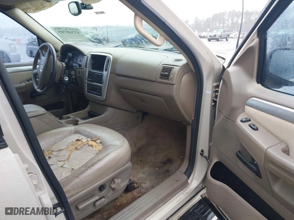 2005 Mercury Mountaineer Convenience with VIN 4M2DU66W95ZJ00759, listed as a IAAI auction lot 41540789 with 223,520 mi miles. Bid and sale history available at carsss.com. Image 5.