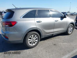2019 Kia Sorento LX with VIN 5XYPG4A33KG513184, listed as a IAAI auction lot 41759888 with 66,770 mi miles. Bid and sale history available at carsss.com. Image 4.