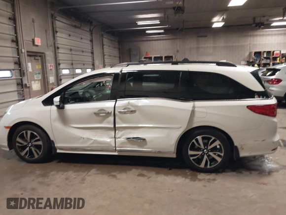 2018 Honda Odyssey Elite with VIN 5FNRL6H96JB027498, listed as a IAAI auction lot 41934458 with 80,653 mi miles. Bid and sale history available at carsss.com. Image 14.