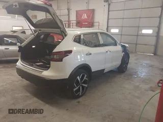 2020 Nissan Rogue Sport SL with VIN JN1BJ1CW6LW363631, listed as a IAAI auction lot 41327759 with 61,157 mi miles. Bid and sale history available at carsss.com. Image 4.