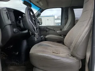 2016 Chevrolet Express Passenger LT z VIN 1GAZGPFG2G1250269, wystawiony jako Copart lot #42913615 z przebiegiem 308 351 mil mil oraz Szkoda całkowita • Salvage title. Historia ofert i sprzedaży dostępna na DreamBid. Obrazek 7.