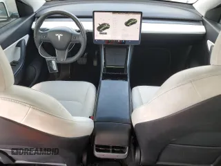 2020 Tesla Model Y Long Range z VIN 5YJYGDEE2LF049815, wystawiony jako Copart lot #53738165 z przebiegiem 113 779 mil mil oraz Szkoda całkowita • Salvage title. Historia ofert i sprzedaży dostępna na DreamBid. Obrazek 8.