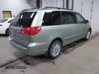 2010 Toyota Sienna XLE z VIN 5TDDK4CC6AS032622, wystawiony jako IAAI lot #42271332 z przebiegiem 139 650 mil mil oraz . Historia ofert i sprzedaży dostępna na DreamBid. Obrazek 4.