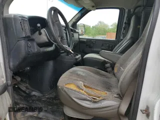 2007 Chevrolet Express Cargo z VIN 1GCHG35U971137504, wystawiony jako Copart lot #54410105 z przebiegiem 266 049 mil mil oraz Szkoda całkowita • Salvage title. Historia ofert i sprzedaży dostępna na DreamBid. Obrazek 7.
