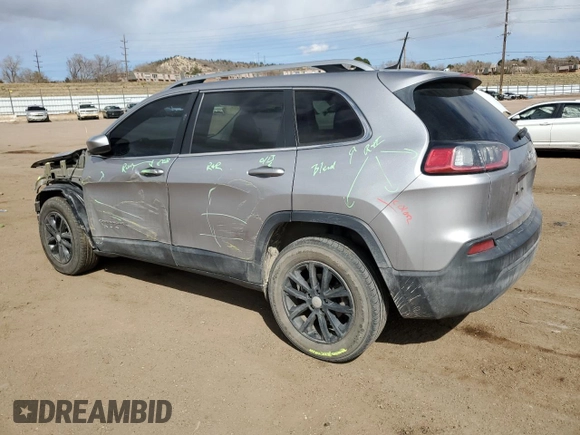 2019 Jeep Cherokee Latitude z VIN 1C4PJLCBXKD204746, wystawiony jako Copart lot #50268185 z przebiegiem 90 796 mil mil oraz Szkoda całkowita • Salvage title. Historia ofert i sprzedaży dostępna na DreamBid. Obrazek 2.