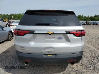 2022 Chevrolet Traverse LS z VIN 1GNERFKW4NJ104788, wystawiony jako Copart lot #58353625 z przebiegiem 84 123 mil mil oraz Czysty tytuł • Clean title. Historia ofert i sprzedaży dostępna na DreamBid. Obrazek 6.