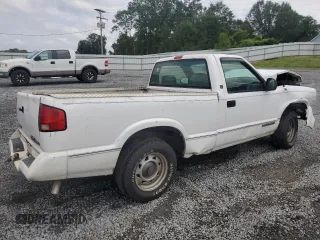 1995 GMC Sonoma with VIN 1GTCS1449SK528461, listed as a Copart auction lot 67146364 with Not Provided miles and Salvage Title. Bid and sale history available at DreamBid. Image 3.