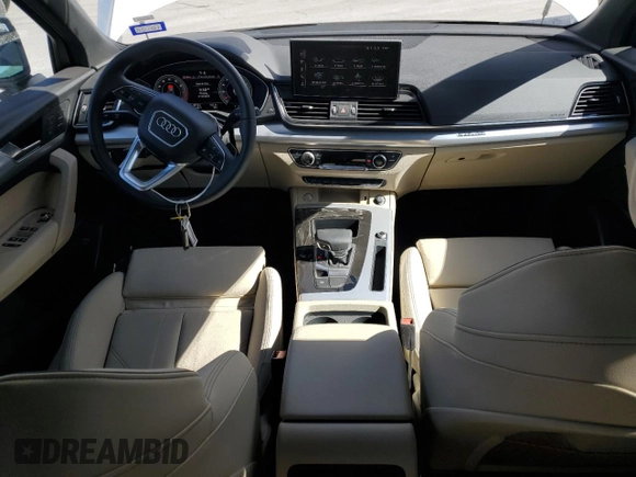 2025 Audi Q5 S line Premium z VIN WA1GAAFYXS2023169, wystawiony jako Copart lot #48351065 z przebiegiem 6 012 mil mil oraz Czysty tytuł • Clean title. Historia ofert i sprzedaży dostępna na DreamBid. Obrazek 8.