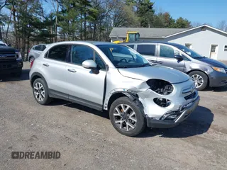 2016 FIAT 500X Trekking z VIN ZFBCFYCT0GP425710, wystawiony jako IAAI lot #41971882 z przebiegiem 65 784 mil mil oraz . Historia ofert i sprzedaży dostępna na DreamBid. Obrazek 1.