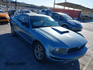 2005 Ford Mustang Deluxe with VIN 1ZVHT80N155109935, listed as a IAAI auction lot 41709205 with 150,015 mi miles and . Bid and sale history available at carsss.com. Image 1.