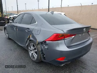 2020 Lexus IS 300 z VIN JTHDA1D24L5107168, wystawiony jako IAAI lot #41101439 z przebiegiem 76 240 mil mil oraz . Historia ofert i sprzedaży dostępna na DreamBid. Obrazek 3.