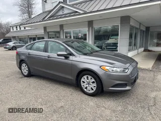 2013 Ford Fusion S with VIN 3FA6P0G76DR210414, listed as a Copart auction lot 52459635 with 195,306 mi miles and Clean Title. Bid and sale history available at carsss.com. Image 1.