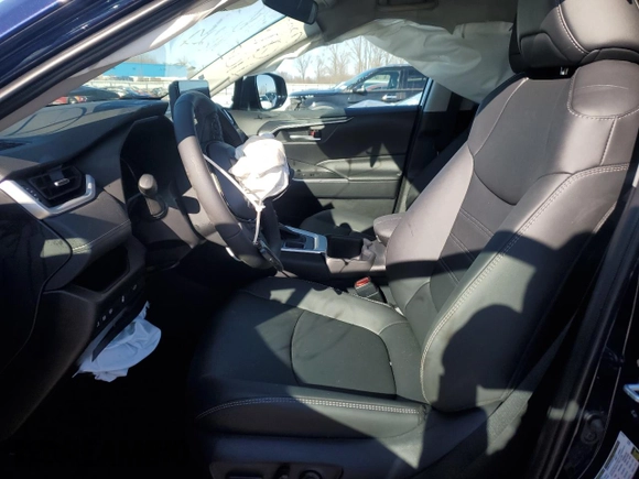 2025 Toyota RAV4 XLE Premium with VIN 2T3A1RFV6SW501627, listed as a Copart auction lot 86159954 with 220 mi miles and Salvage title. Bid and sale history available at DreamBid. Image 7.