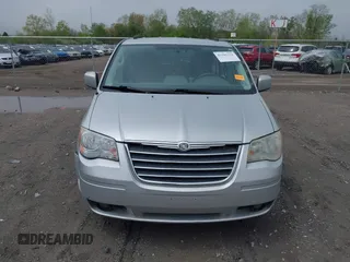 2010 Chrysler Town & Country Touring with VIN 2A4RR5D14AR271397, listed as a IAAI auction lot 42181231 with 200,547 mi miles and . Bid and sale history available at DreamBid. Image 12.