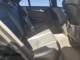 2013 Mercedes-Benz C 250 Sport с VIN WDDGF4HB9DA742932, выставлен на аукционе Copart как лот 63930105 с пробегом 177 550 миль миль и Чистый • Clean title. История ставок и продаж доступна на DreamBid. Изображение 10.