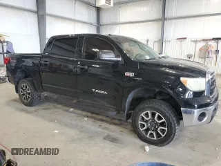 2013 Toyota Tundra z VIN 5TFDW5F13DX281916, wystawiony jako Copart lot #55177945 z przebiegiem 119 446 mil mil oraz Szkoda całkowita • Salvage title. Historia ofert i sprzedaży dostępna na DreamBid. Obrazek 4.