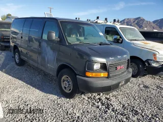 2003 GMC Savana Cargo Van with VIN 1GTHG35U231207418, listed as a Copart auction lot 83689644 with 87,250 mi miles and Salvage Title. Bid and sale history available at carsss.com. Image 4.