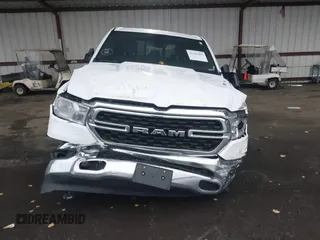 2023 Ram 1500 Big Horn z VIN 1C6RRFFG7PN698664, wystawiony jako IAAI lot #41103495 z przebiegiem 34 307 mil mil oraz . Historia ofert i sprzedaży dostępna na DreamBid. Obrazek 13.