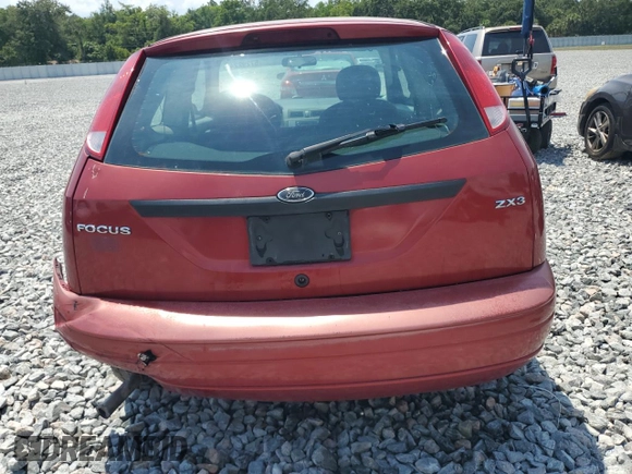 2005 Ford Focus S z VIN 3FAFP31N85R162165, wystawiony jako Copart lot #57292245 z przebiegiem 240 463 mil mil oraz Szkoda całkowita • Salvage title. Historia ofert i sprzedaży dostępna na DreamBid. Obrazek 6.