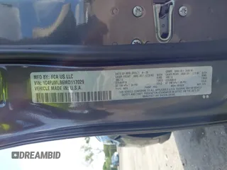 2021 Jeep Cherokee Latitude Plus z VIN 1C4PJMLB6MD117029, wystawiony jako IAAI lot #42167039 z przebiegiem 68 717 mil mil oraz . Historia ofert i sprzedaży dostępna na DreamBid. Obrazek 9.