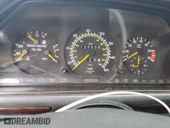 1994 Mercedes-Benz 400 E z VIN WDBEA34E8RC051086, wystawiony jako Copart lot #57184065 z przebiegiem 123 536 mil mil oraz Tytuł czysty. Historia ofert i sprzedaży dostępna na DreamBid. Obrazek 9.