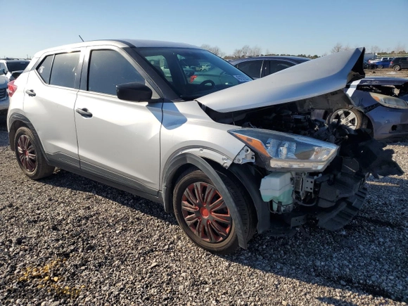 2020 Nissan Kicks S with VIN 3N1CP5BV5LL563408, listed as a Copart auction lot 43197625 with 64,195 mi miles and Salvage Title. Bid and sale history available at carsss.com. Image 4.