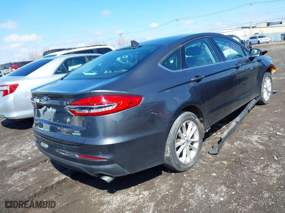 2019 Ford Fusion SE with VIN 3FA6P0HD0KR245435, listed as a IAAI auction lot 41878521 with 62,221 mi miles. Bid and sale history available at carsss.com. Image 4.
