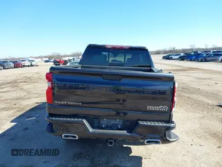 2022 Chevrolet Silverado 1500 with VIN 1GCUDJET3NZ633089, listed as a IAAI auction lot 41419358 with 43,152 mi miles and . Bid and sale history available at DreamBid. Image 16.