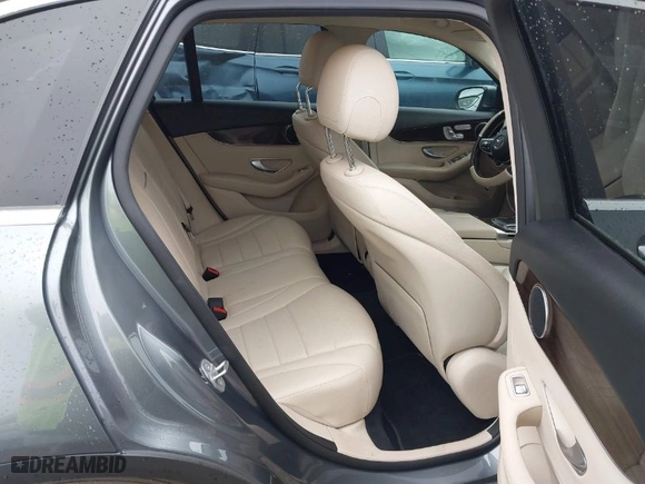 2021 Mercedes-Benz GLC with VIN W1N0G8DB5MV274639, listed as a IAAI auction lot 41546628 with 68,720 mi miles. Bid and sale history available at carsss.com. Image 8.