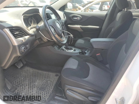 2018 Jeep Cherokee Latitude Tech Connect z VIN 1C4PJLCB7JD596423, wystawiony jako Copart lot #59171415 z przebiegiem 113 034 mil mil oraz Czysty tytuł • Clean title. Historia ofert i sprzedaży dostępna na DreamBid. Obrazek 7.