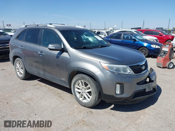 2015 Kia Sorento LX with VIN 5XYKTCA69FG584972, listed as a IAAI auction lot 42315973 with 165,907 mi miles and . Bid and sale history available at DreamBid. Image 1.