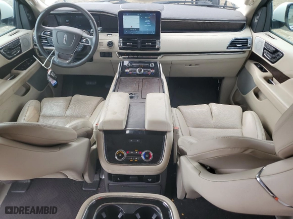 2020 Lincoln Navigator L Reserve with VIN 5LMJJ3LT5LEL06989, listed as a Copart auction lot 69583344 with 31,688 mi miles and Salvage Title. Bid and sale history available at carsss.com. Image 8.