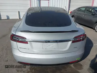 2016 Tesla Model S 90D с VIN 5YJSA1E23GF144496, выставлен на аукционе IAAI как лот 41372621 с пробегом 34 832 миль миль и . История ставок и продаж доступна на DreamBid. Изображение 16.