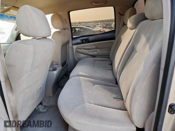 2005 Toyota Tacoma PreRunner z VIN 3TMKU72N85M003408, wystawiony jako Copart lot #57670935 z przebiegiem 247 189 mil mil oraz Szkoda całkowita • Salvage title. Historia ofert i sprzedaży dostępna na DreamBid. Obrazek 10.