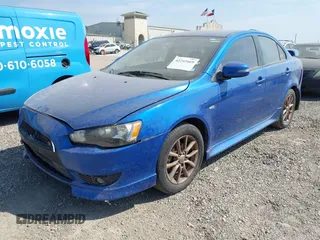 2015 Mitsubishi Lancer ES z VIN JA32U2FU8FU017468, wystawiony jako IAAI lot #42242669 z przebiegiem 135 928 mil mil oraz . Historia ofert i sprzedaży dostępna na DreamBid. Obrazek 2.