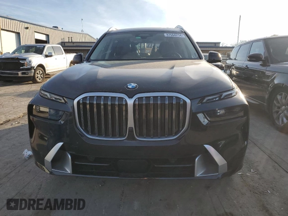 2024 BMW X7 xDrive40i with VIN 5UX23EM02R9V74498, listed as a Copart auction lot 82668234 with 9,469 mi miles and Salvage Title. Bid and sale history available at carsss.com. Image 5.