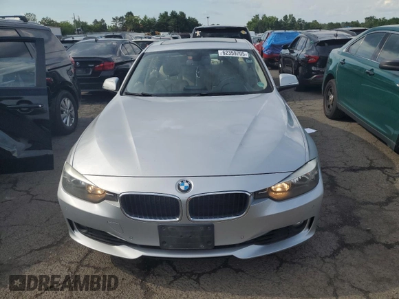 2013 BMW 3 Series 328i xDrive z VIN WBA3B5C54DJ598845, wystawiony jako Copart lot #62359705 z przebiegiem 116 699 mil mil oraz Szkoda całkowita • Salvage title. Historia ofert i sprzedaży dostępna na DreamBid. Obrazek 5.