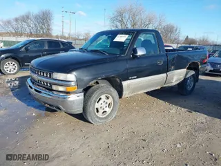 2000 Chevrolet Silverado 1500 LS with VIN 1GCEK14T2YE294302, listed as a IAAI auction lot 41780399 with 227,806 mi miles. Bid and sale history available at carsss.com. Image 2.