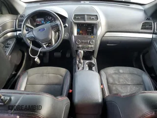 2019 Ford Explorer XLT z VIN 1FM5K7D85KGA44753, wystawiony jako Copart lot #54792275 z przebiegiem 140 033 mil mil oraz Szkoda całkowita • Salvage title. Historia ofert i sprzedaży dostępna na DreamBid. Obrazek 8.