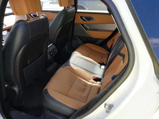 2018 Land Rover Range Rover Velar R-Dynamic SE z VIN SALYL2RV3JA743812, wystawiony jako IAAI lot #40842422 z przebiegiem 35 208 mil mil oraz . Historia ofert i sprzedaży dostępna na DreamBid. Obrazek 8.