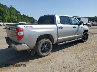 2016 Toyota Tundra SR5 z VIN 5TFDW5F10GX557117, wystawiony jako Copart lot #56503625 z przebiegiem 138 648 mil mil oraz Szkoda całkowita • Salvage title. Historia ofert i sprzedaży dostępna na DreamBid. Obrazek 3.