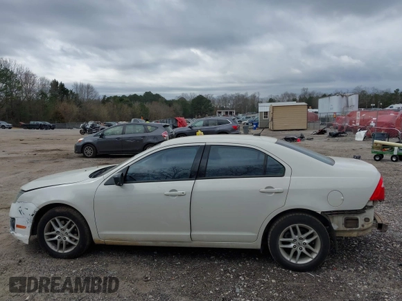 2011 Ford Fusion S with VIN 3FAHP0GA1BR337461, listed as a IAAI auction lot 41715964 with 219,486 mi miles. Bid and sale history available at carsss.com. Image 15.