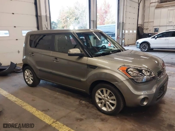 2013 Kia Soul + with VIN KNDJT2A62D7617925, listed as a IAAI auction lot 41117113 with 134,910 mi miles. Bid and sale history available at carsss.com. Image 1.
