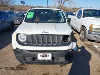 2018 Jeep Renegade Sport with VIN ZACCJBAB3JPJ29591, listed as a IAAI auction lot 41579924 with 62,900 mi miles. Bid and sale history available at carsss.com. Image 12.