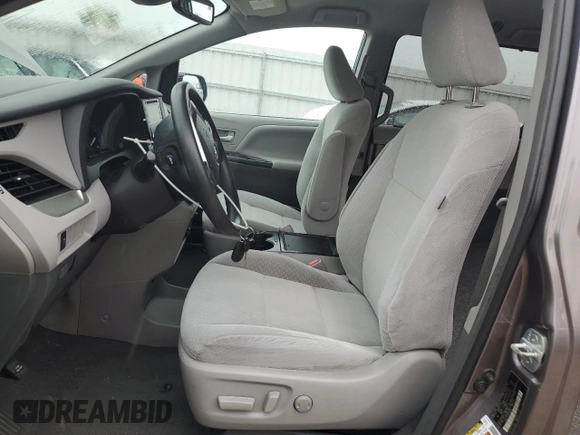 2019 Toyota Sienna LE with VIN 5TDJZ3DC2KS223303, listed as a Copart auction lot 65820654 with 286,964 mi miles and Clean Title. Bid and sale history available at carsss.com. Image 7.
