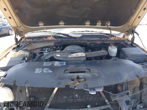 2005 Chevrolet Tahoe LS with VIN 1GNEK13T85J187539, listed as a IAAI auction lot 42540815 with 181,954 mi miles and . Bid and sale history available at DreamBid. Image 10.